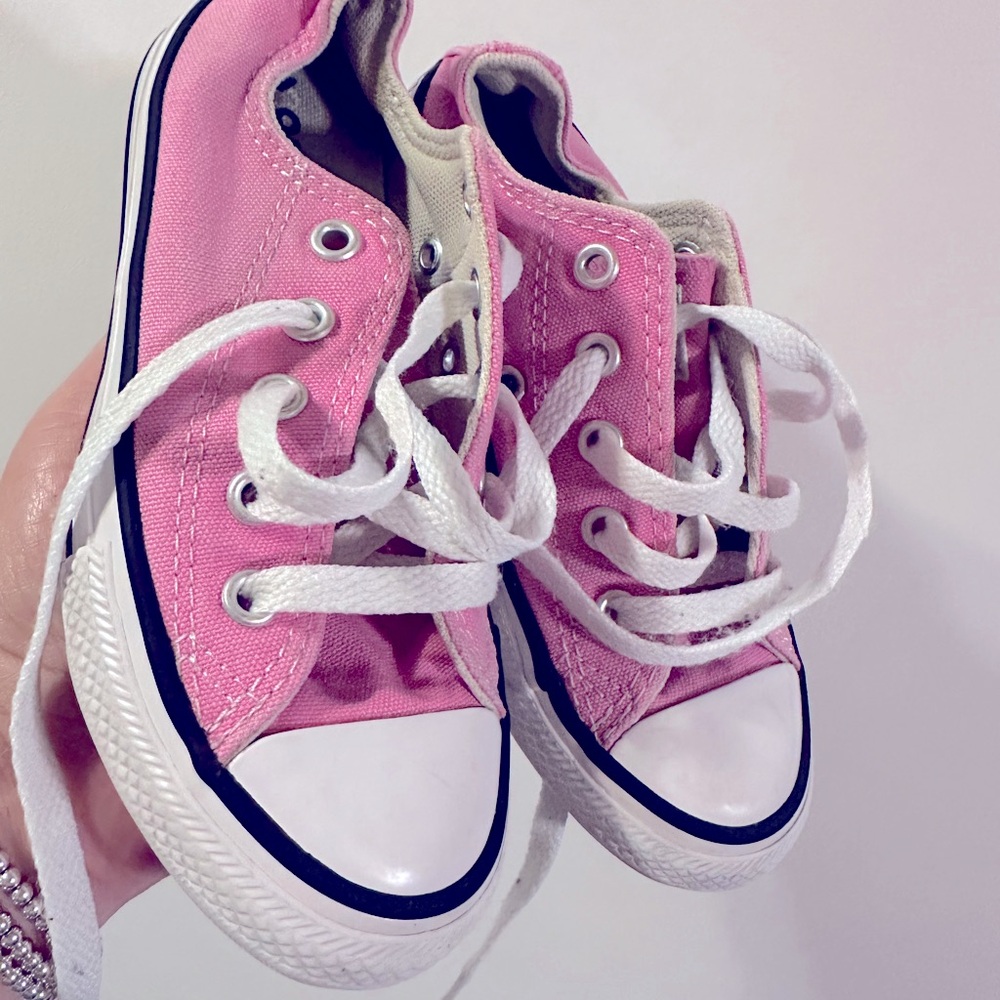 Pink converse